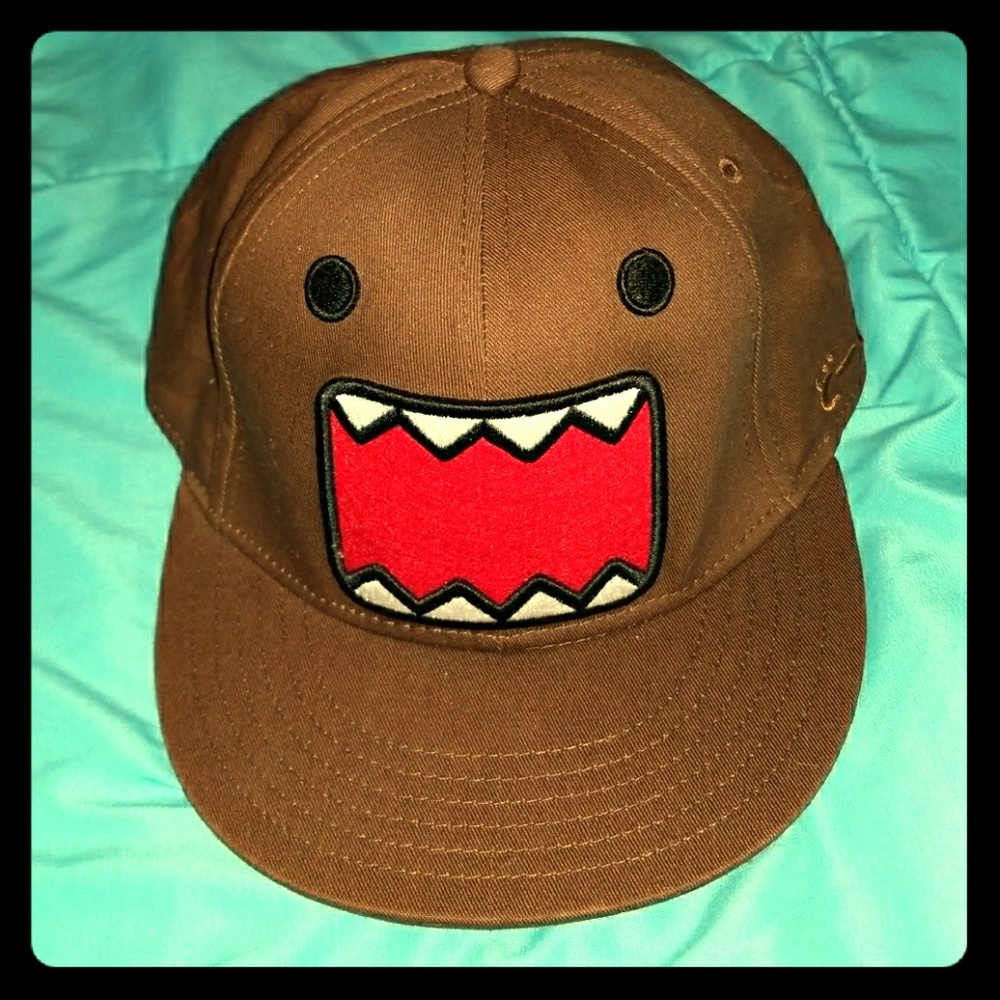 DOMO SNAPBACK!